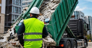 Вывоз строительного мусора в Воткинске: услуги лицензированной компании — ПроМусор